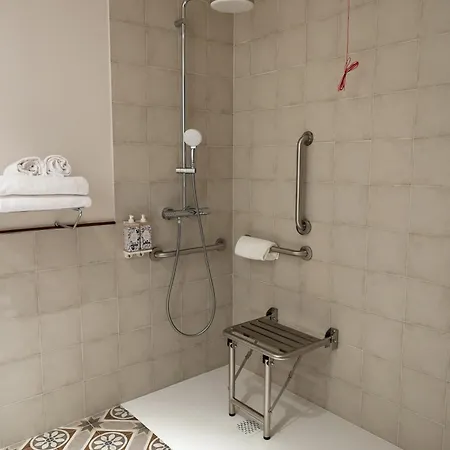 מלון דירות Batimont & 3*