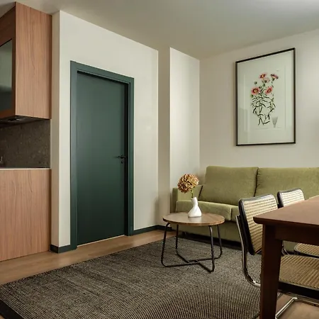 Aparthotel Batimont & *