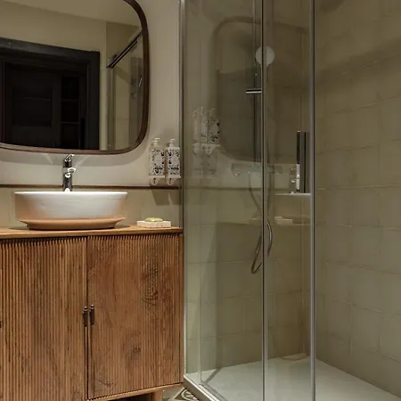 Batimont & Lägenhetshotell 3*